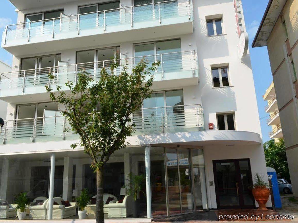 Hotel Rossini 4S Lignano Sabbiadoro Exterior photo