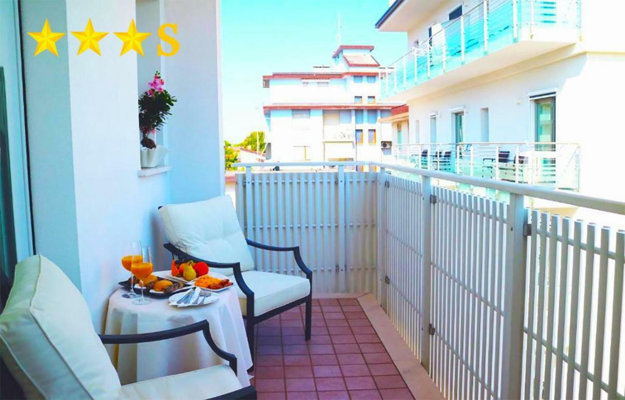 Hotel Rossini 4S Lignano Sabbiadoro Exterior photo